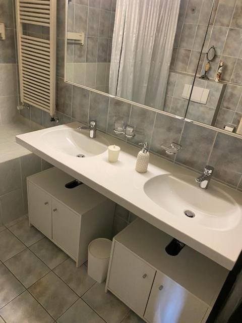 Geneve, Plein Centre,Belle Vue Lac, Splendide Et Grand Appartement المظهر الخارجي الصورة